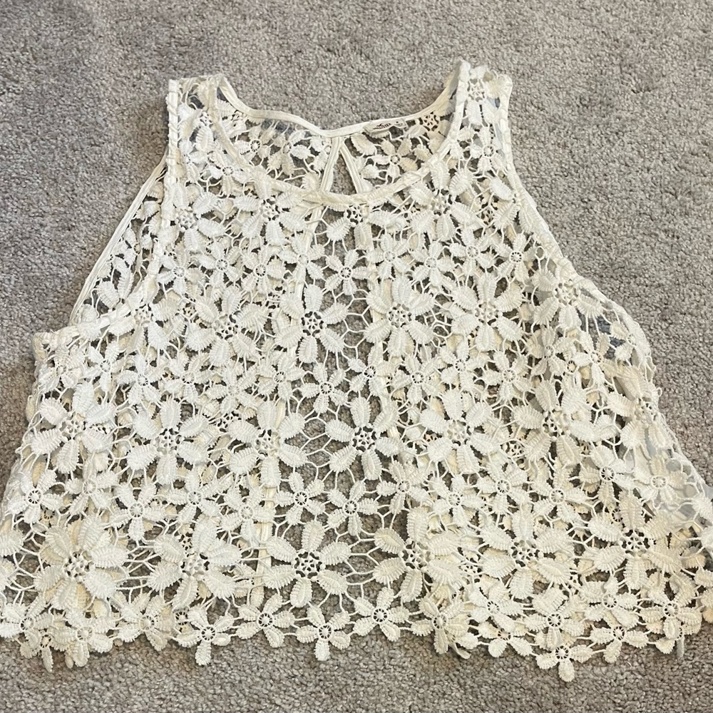 Hollister White Floral Lace Set - Picture 3 of 12